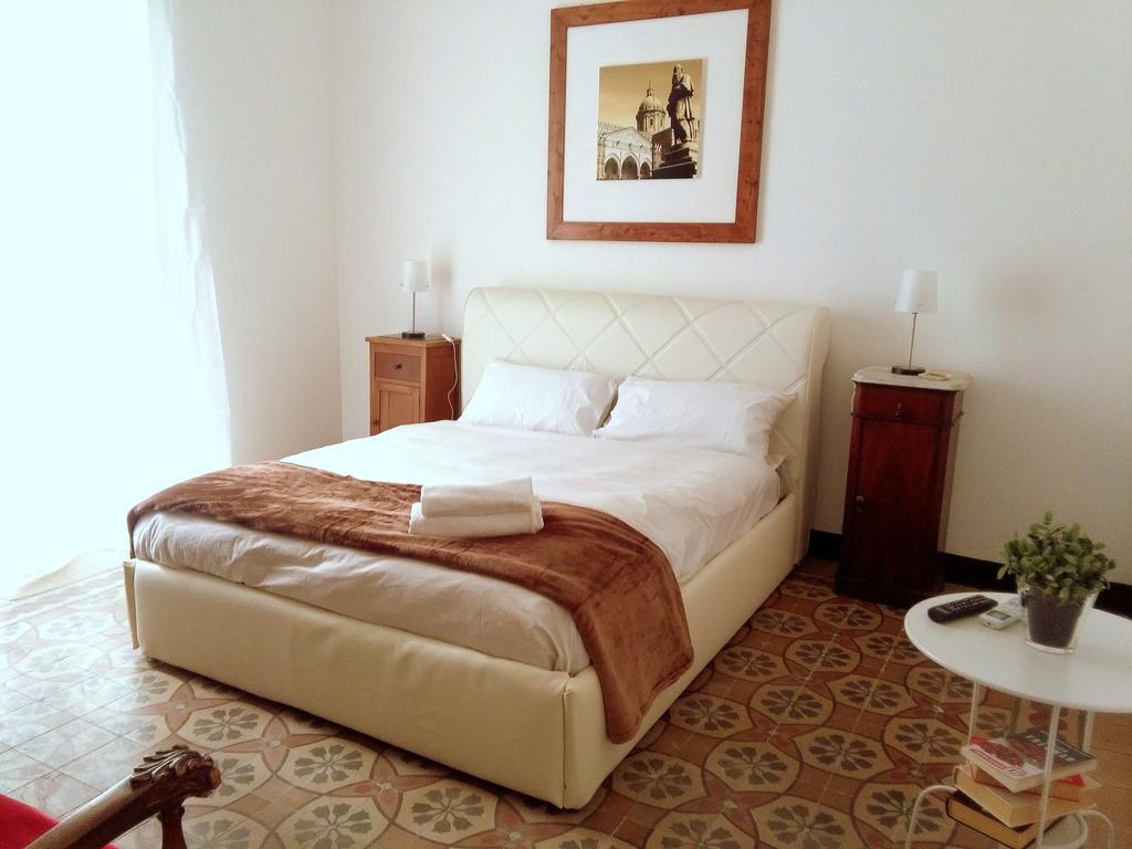 Aragona Rooms ปาแลร์โม ภายนอก รูปภาพ